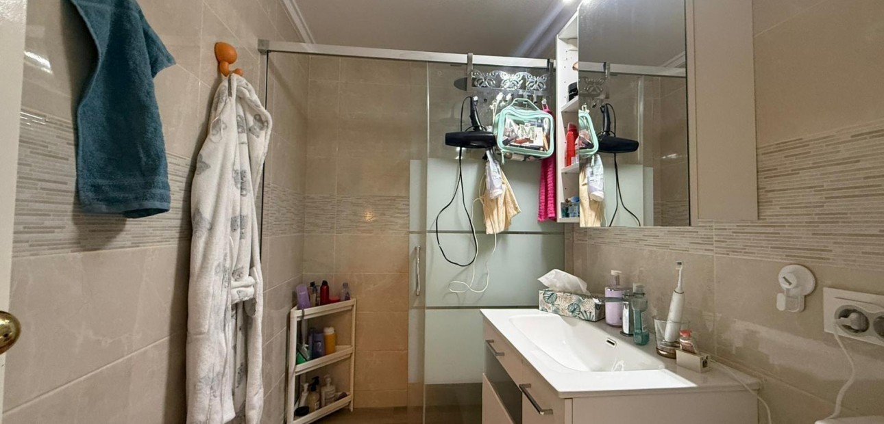 Sale - Apartment / flat -
Torrevieja - Centro
