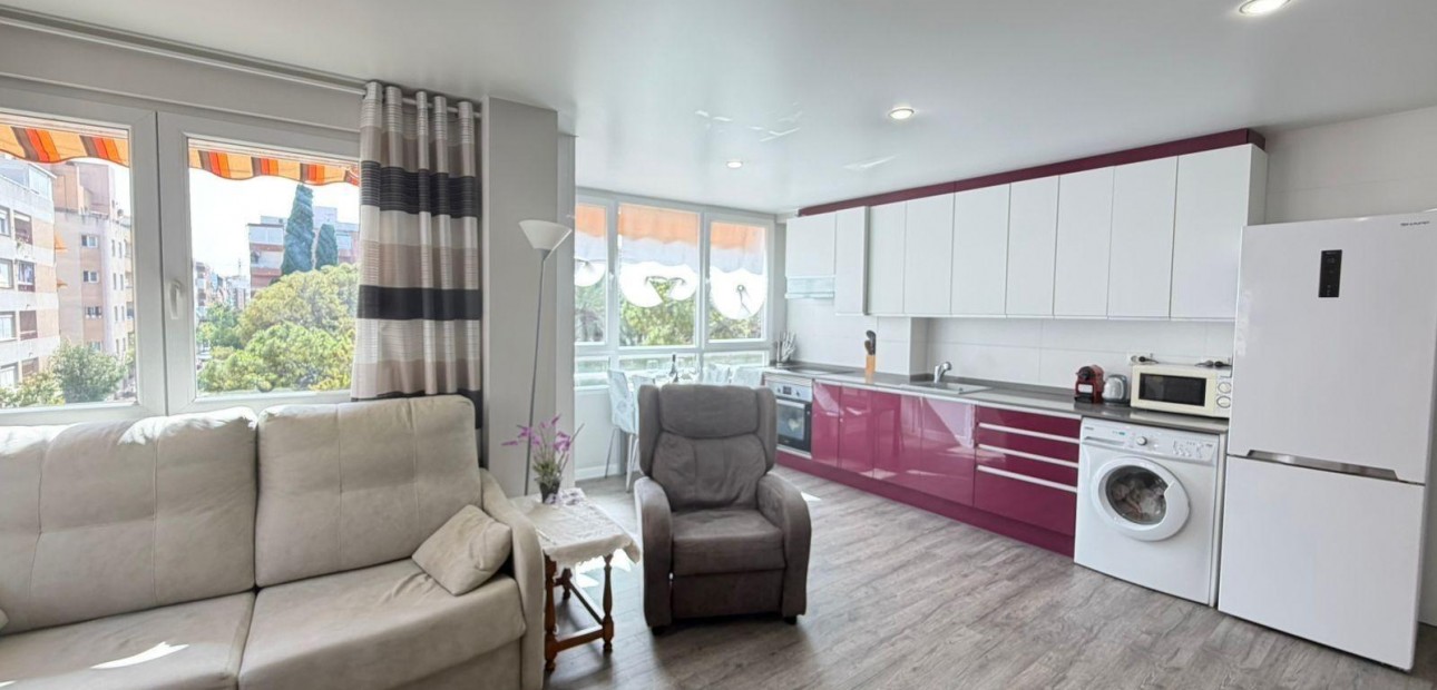 Sale - Apartment / flat -
Torrevieja - Playa del cura