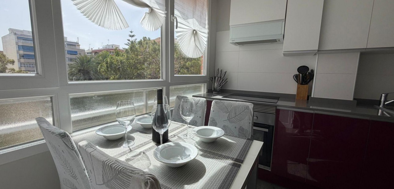 Sale - Apartment / flat -
Torrevieja - Playa del cura