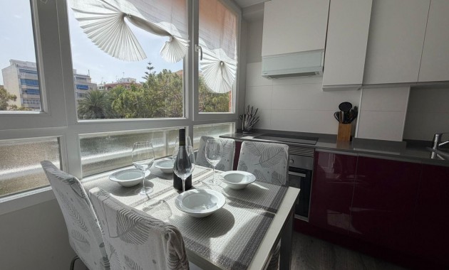 Sale - Apartment / flat -
Torrevieja - Playa del cura