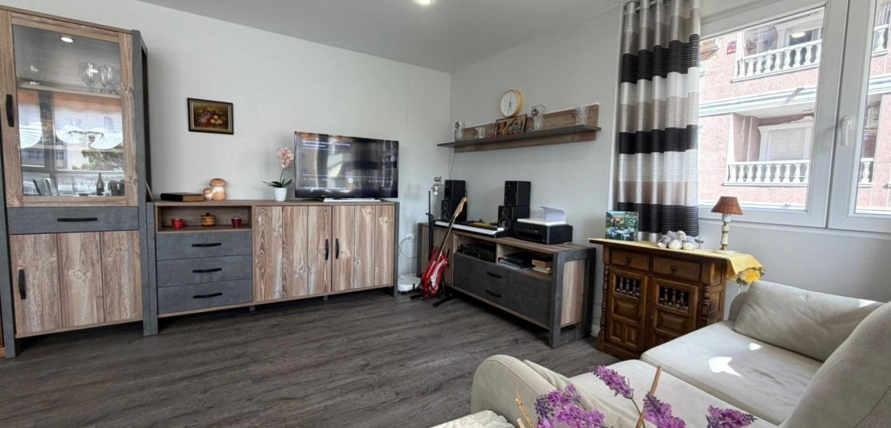 Sale - Apartment / flat -
Torrevieja - Playa del cura
