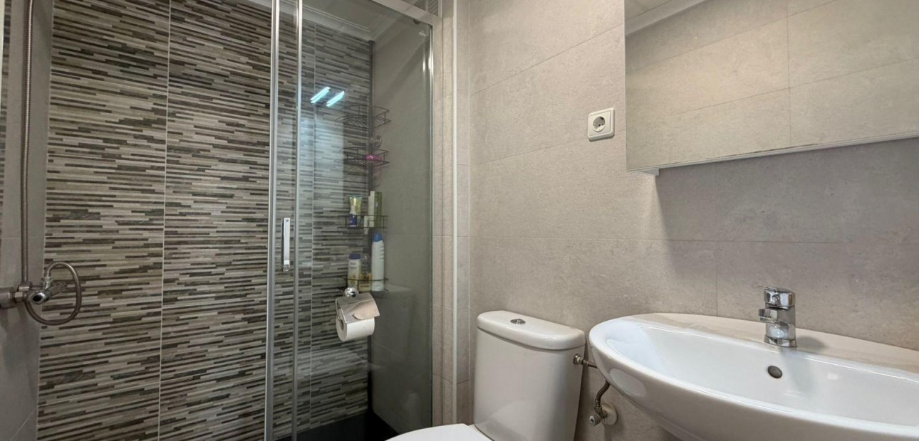 Sale - Apartment / flat -
Torrevieja - Playa del cura