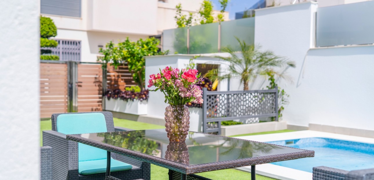 Sale - Detached Villa -
Torrevieja - Torrevieja - Centre
