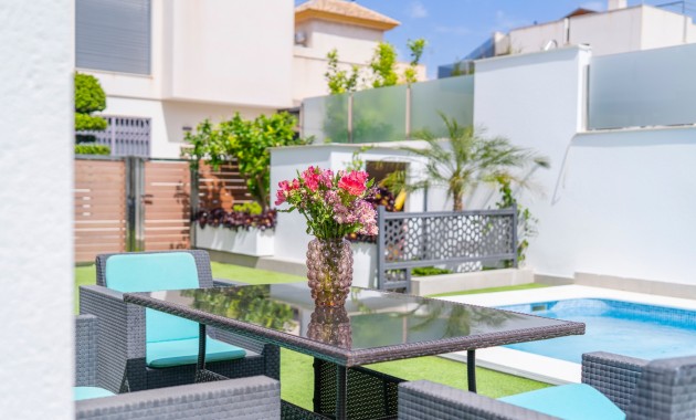 Sale - Detached Villa -
Torrevieja - Torrevieja - Centre
