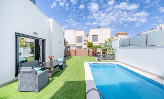 Sale - Detached Villa -
Torrevieja - Torrevieja - Centre