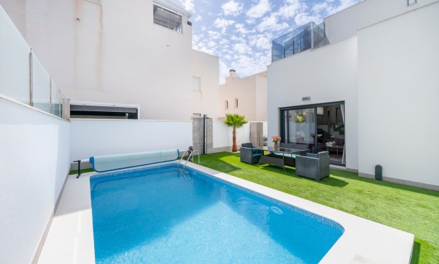 Sale - Detached Villa -
Torrevieja - Torrevieja - Centre