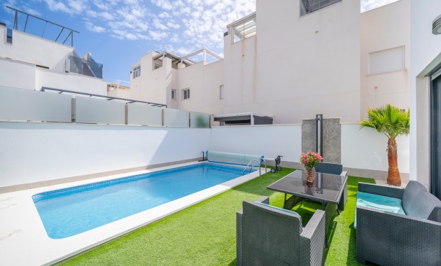 Sale - Detached Villa -
Torrevieja - Torrevieja - Centre