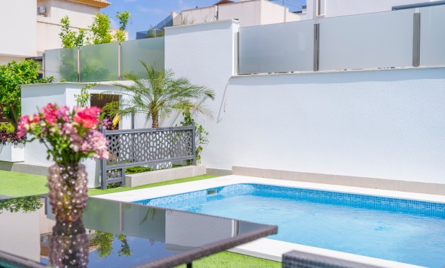 Sale - Detached Villa -
Torrevieja - Torrevieja - Centre