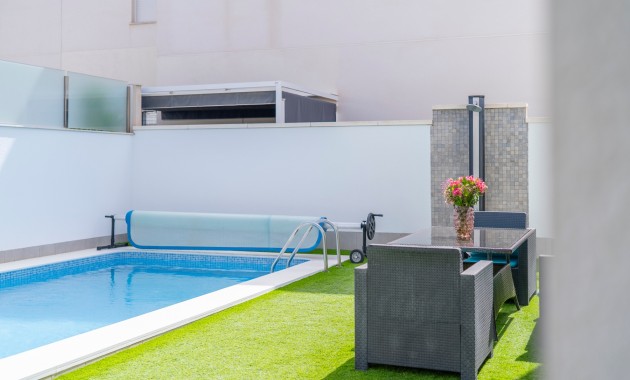 Sale - Detached Villa -
Torrevieja - Torrevieja - Centre