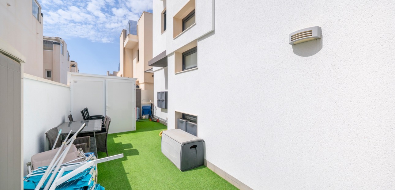 Sale - Detached Villa -
Torrevieja - Torrevieja - Centre