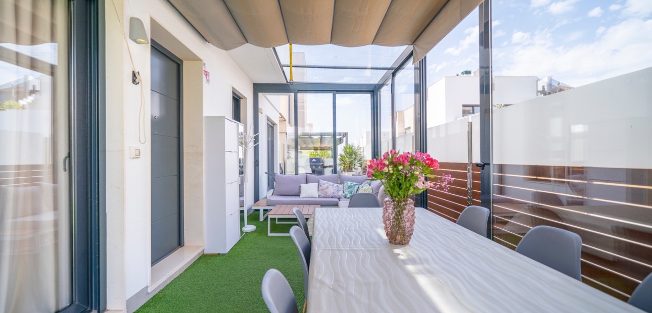 Sale - Detached Villa -
Torrevieja - Torrevieja - Centre