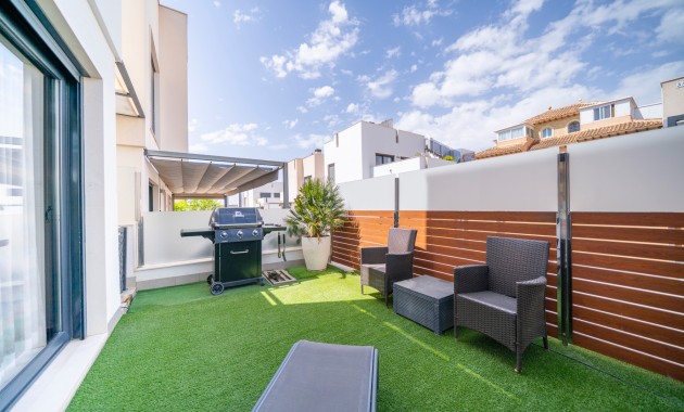 Sale - Detached Villa -
Torrevieja - Torrevieja - Centre