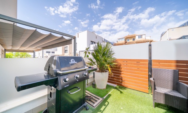 Sale - Detached Villa -
Torrevieja - Torrevieja - Centre