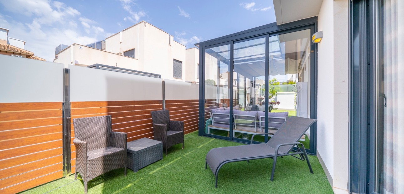 Sale - Detached Villa -
Torrevieja - Torrevieja - Centre