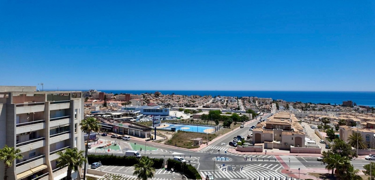 Sale - Apartment / flat -
Torrevieja - Torreblanca