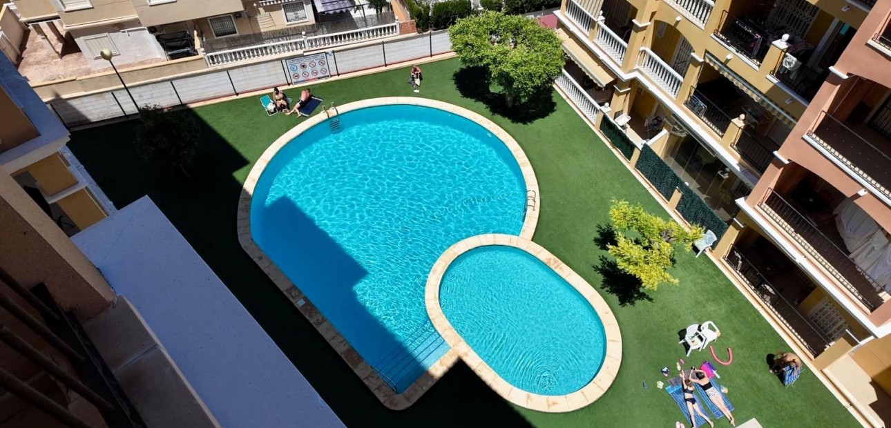 Sale - Apartment / flat -
Torrevieja - Torreblanca