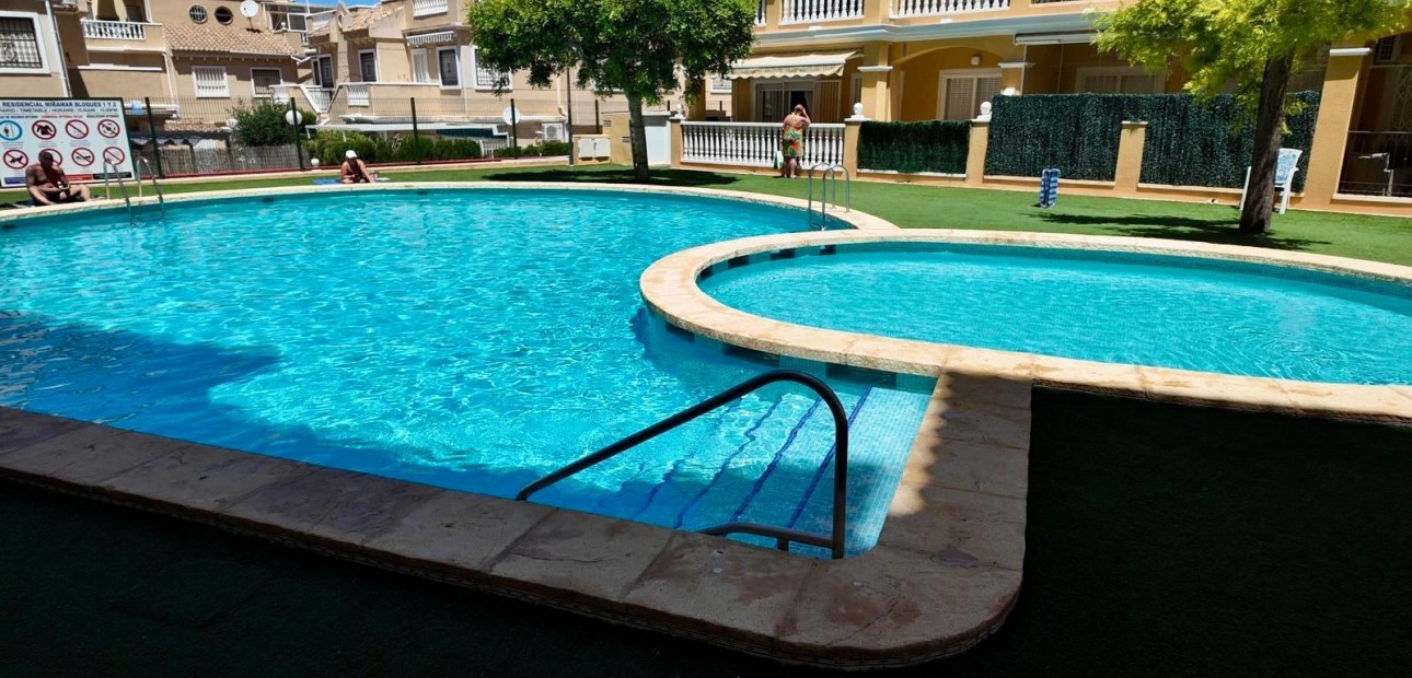 Sale - Apartment / flat -
Torrevieja - Torreblanca