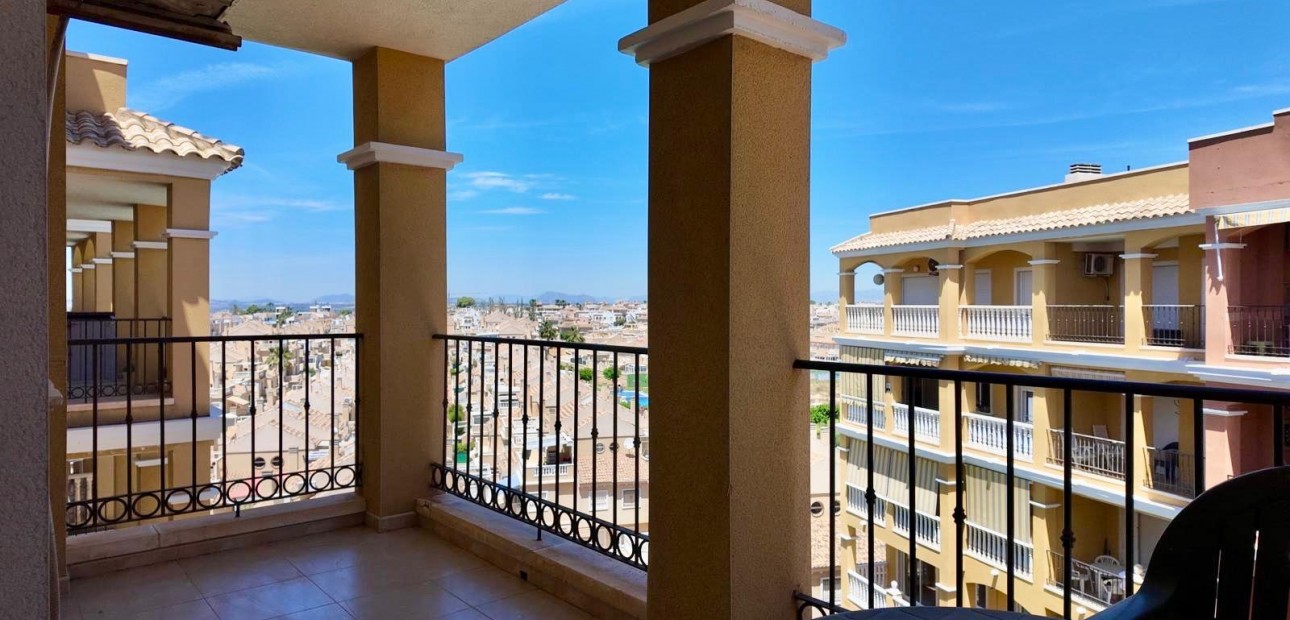 Sale - Apartment / flat -
Torrevieja - Torreblanca