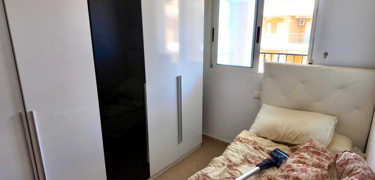 Sale - Apartment / flat -
Torrevieja - Torreblanca