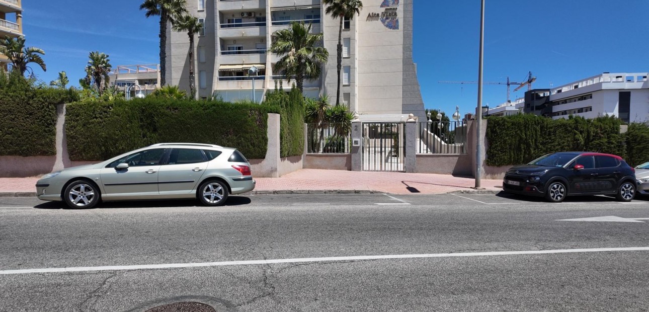 Sale - Apartment / flat -
Torrevieja - Torreblanca