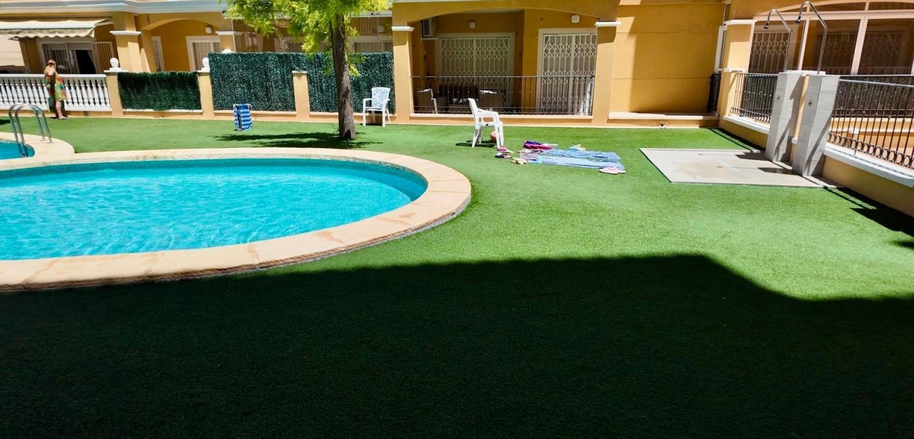 Sale - Apartment / flat -
Torrevieja - Torreblanca
