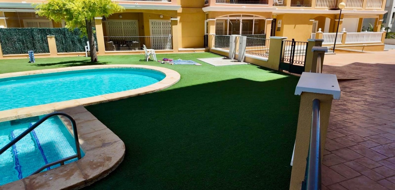 Sale - Apartment / flat -
Torrevieja - Torreblanca