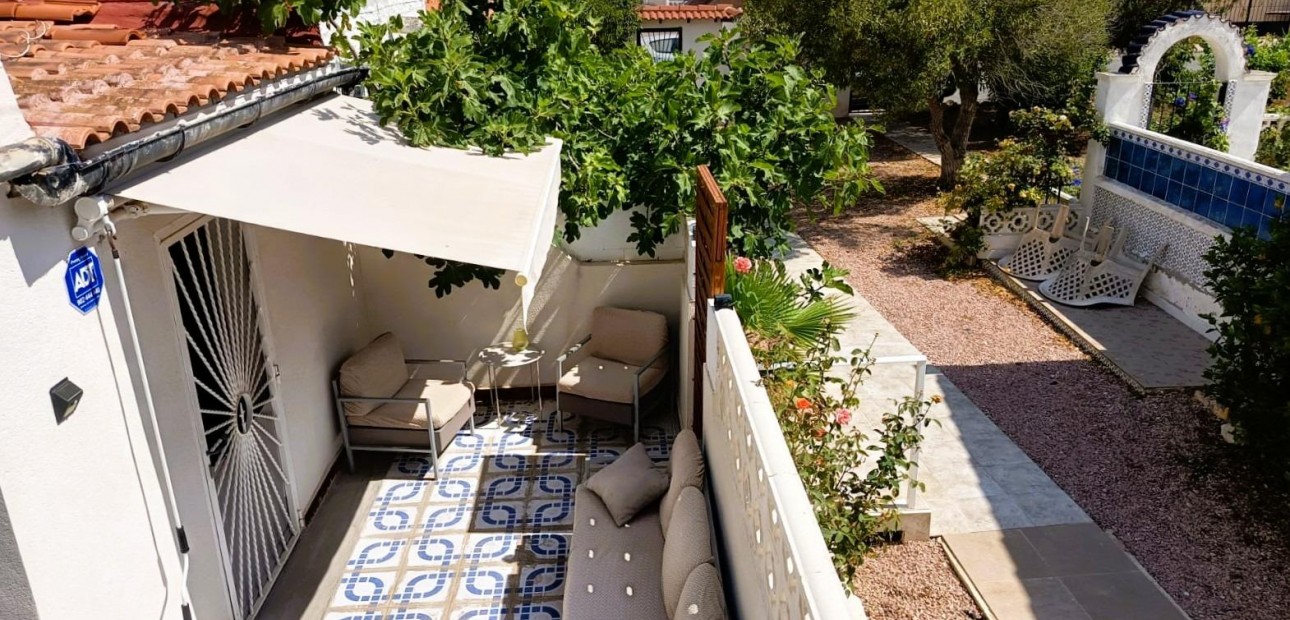 Sale - Bungalow -
Torrevieja - La Siesta - El Salado - Torreta