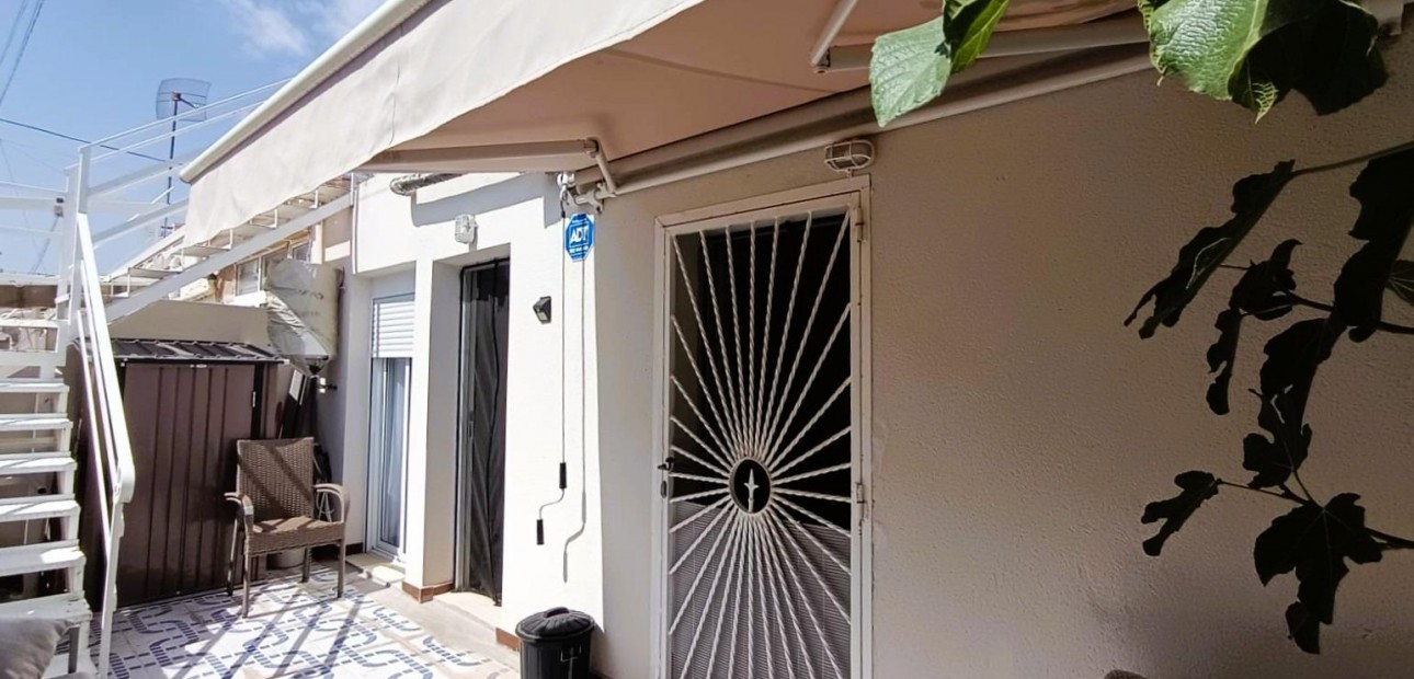 Sale - Bungalow -
Torrevieja - La Siesta - El Salado - Torreta