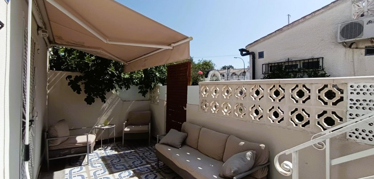 Sale - Bungalow -
Torrevieja - La Siesta - El Salado - Torreta