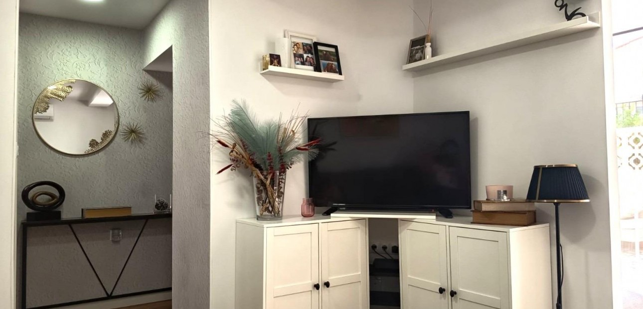 Sale - Bungalow -
Torrevieja - La Siesta - El Salado - Torreta