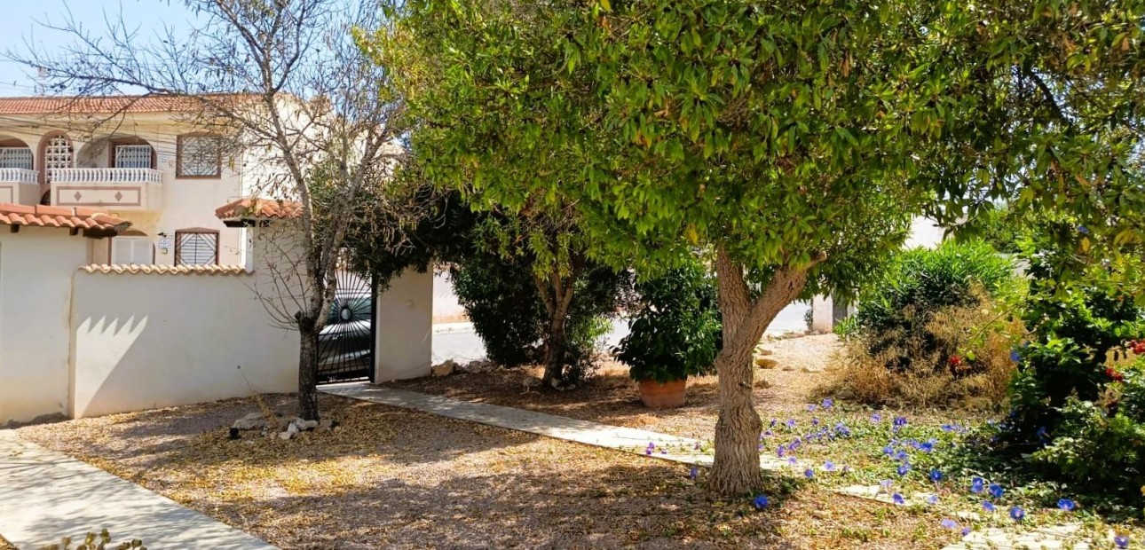 Sale - Bungalow -
Torrevieja - La Siesta - El Salado - Torreta