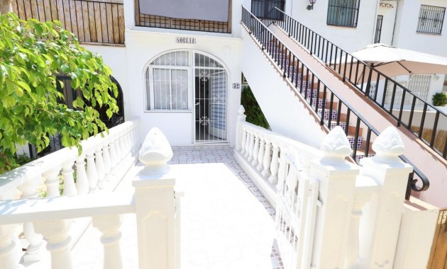Sale - Bungalow -
Torrevieja - Los Balcones - Los Altos del Edén