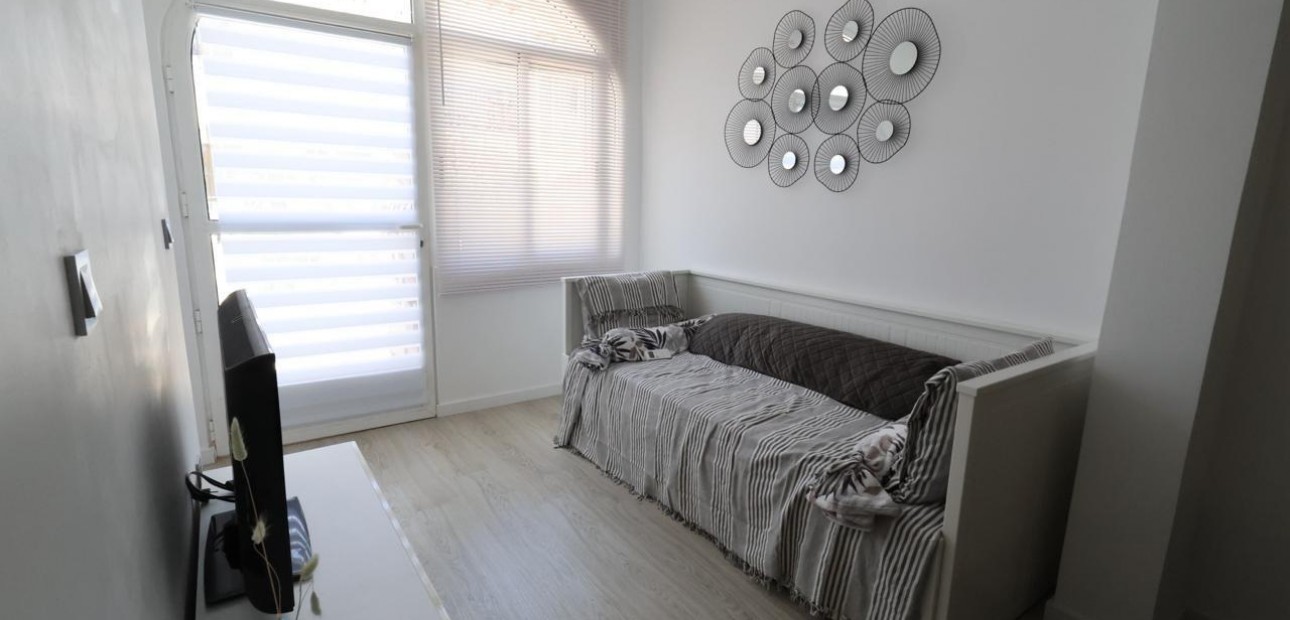 Sale - Bungalow -
Torrevieja - Los Balcones - Los Altos del Edén