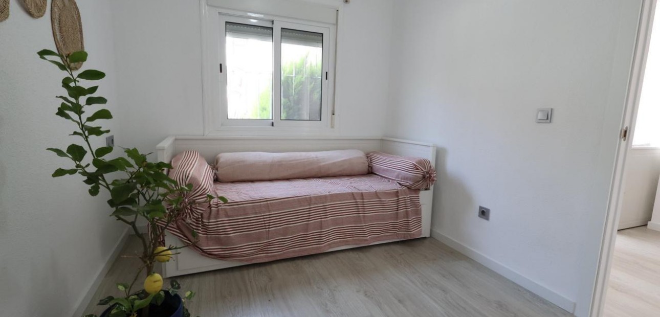 Sale - Bungalow -
Torrevieja - Los Balcones - Los Altos del Edén