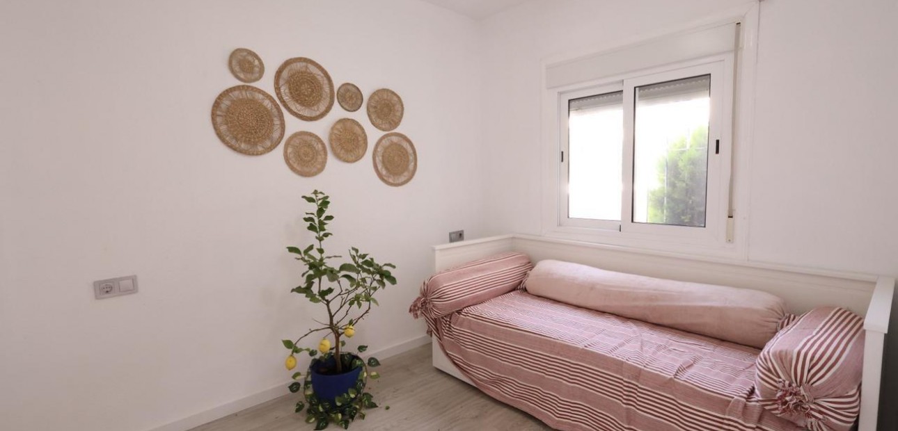 Sale - Bungalow -
Torrevieja - Los Balcones - Los Altos del Edén