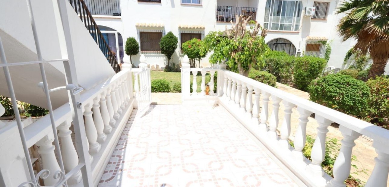 Sale - Bungalow -
Torrevieja - Los Balcones - Los Altos del Edén
