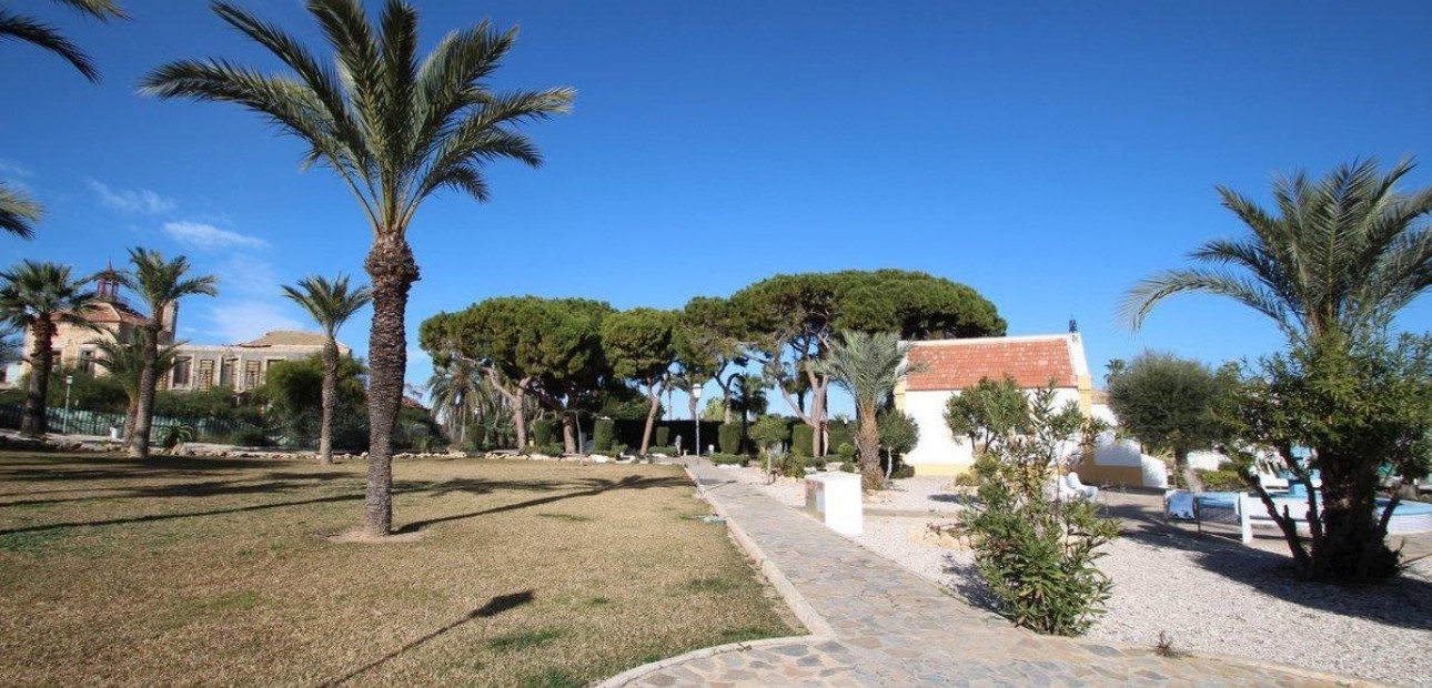 Sale - Bungalow -
Torrevieja - Los Balcones - Los Altos del Edén