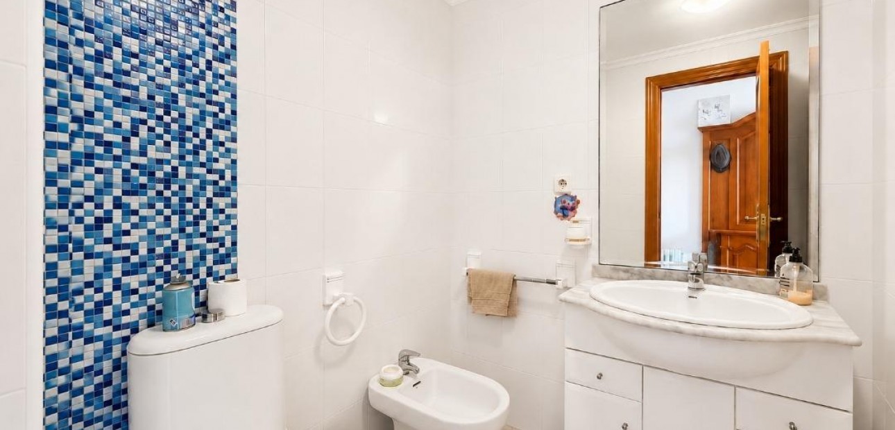 Sale - Apartment / flat -
Torrevieja - La Mata pueblo