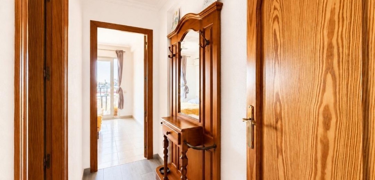 Sale - Apartment / flat -
Torrevieja - La Mata pueblo
