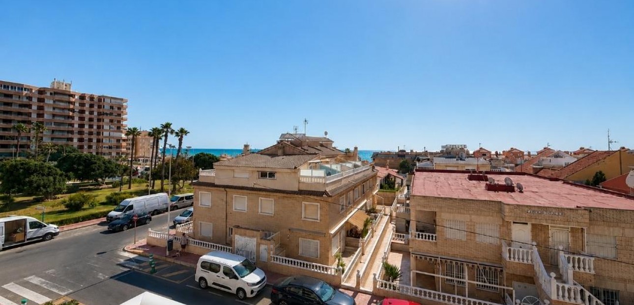 Sale - Apartment / flat -
Torrevieja - La Mata pueblo