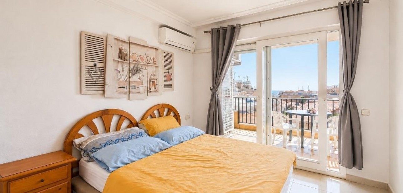 Sale - Apartment / flat -
Torrevieja - La Mata pueblo