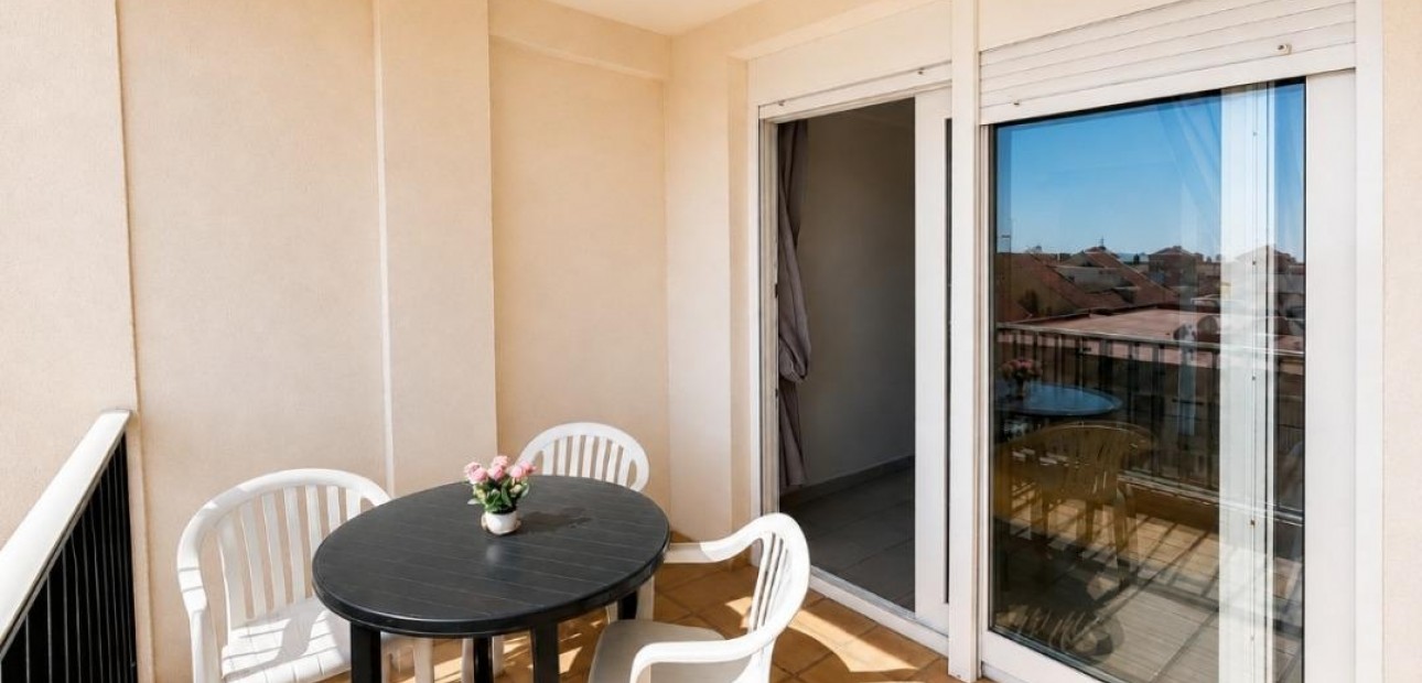 Sale - Apartment / flat -
Torrevieja - La Mata pueblo