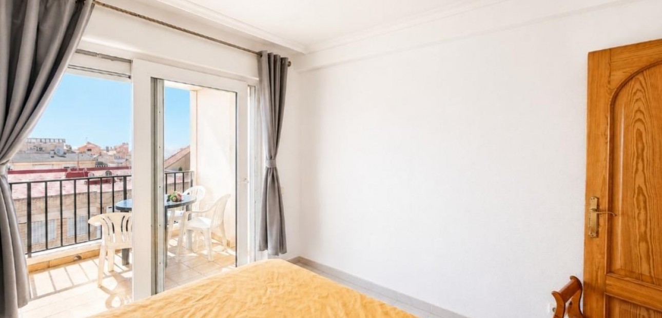 Sale - Apartment / flat -
Torrevieja - La Mata pueblo