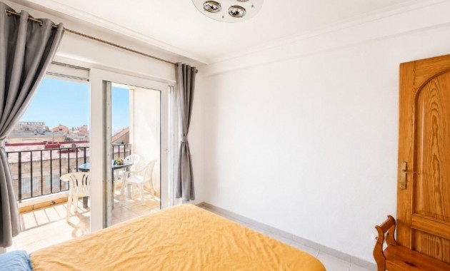 Sale - Apartment / flat -
Torrevieja - La Mata pueblo