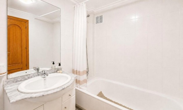 Sale - Apartment / flat -
Torrevieja - La Mata pueblo