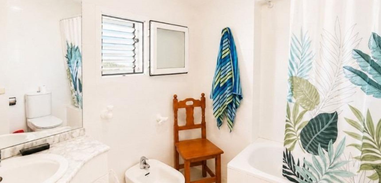Sale - Apartment / flat -
Torrevieja - La Mata pueblo