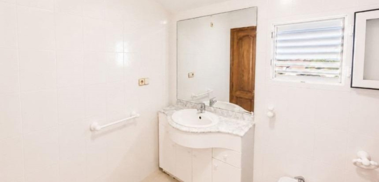 Sale - Apartment / flat -
Torrevieja - La Mata pueblo