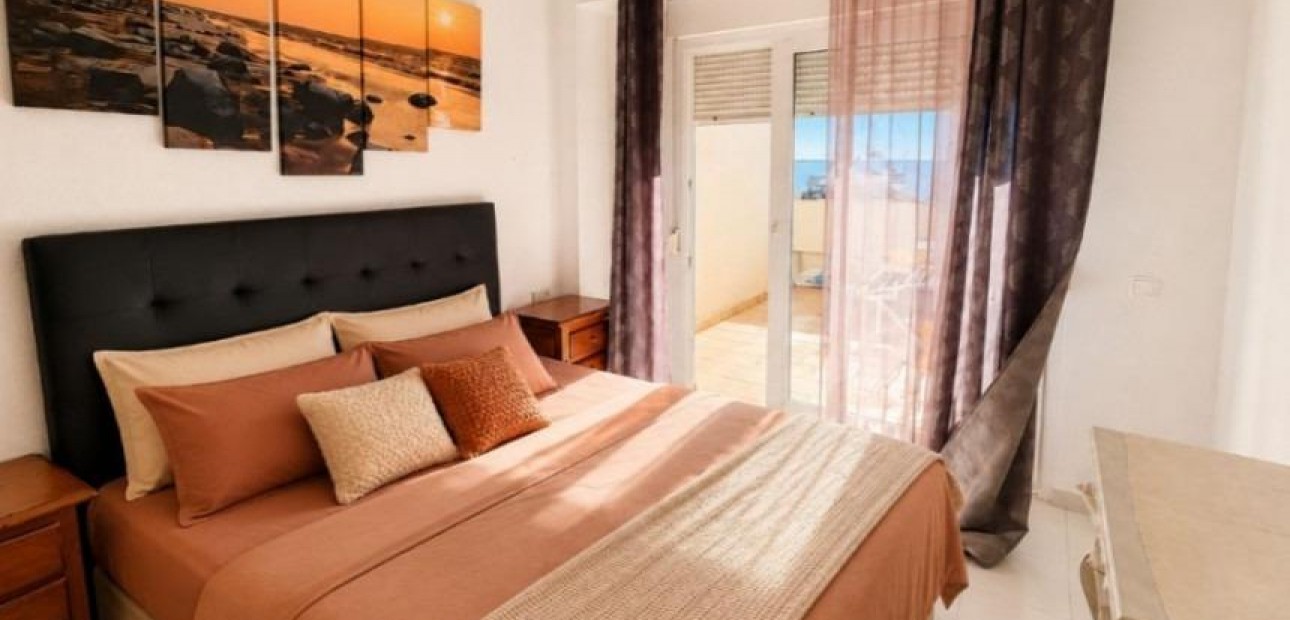 Sale - Apartment / flat -
Torrevieja - La Mata pueblo