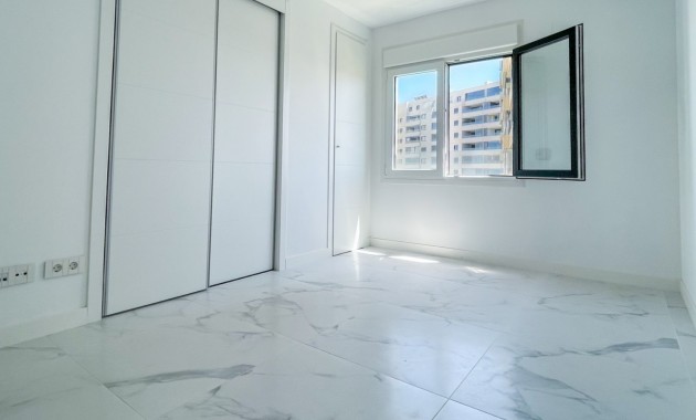 Sale - Apartment / flat -
Orihuela Costa - Punta Prima