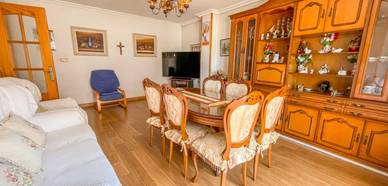Sale - Apartment / flat -
Torrevieja - Playa Acequion